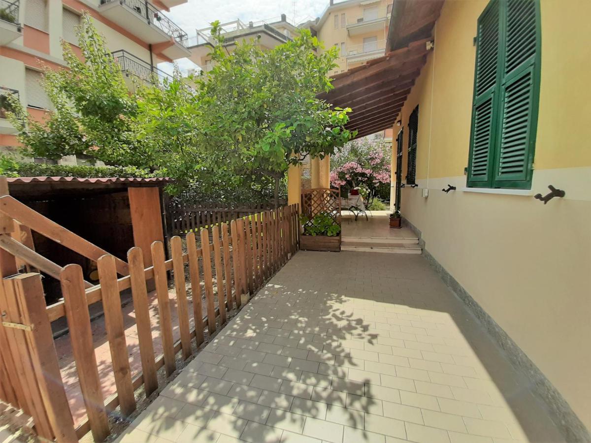 La Casetta Con Giardino A 30 M Dal Mare